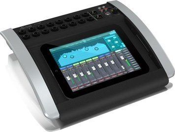 Цифровой микшерный пульт Behringer X18 719297601300 фото
