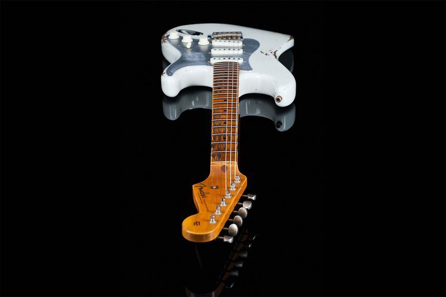 Электрогитара Fender Limited Edition Custom Shop El Diablo '55 Stratocaster Heavy Relic Desert Tan 719297602457 фото