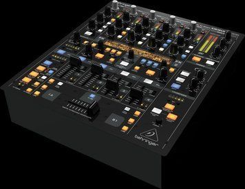 Микшерный пульт Behringer DJ DIGITAL PRO MIXER DDM4000 719297601297 фото